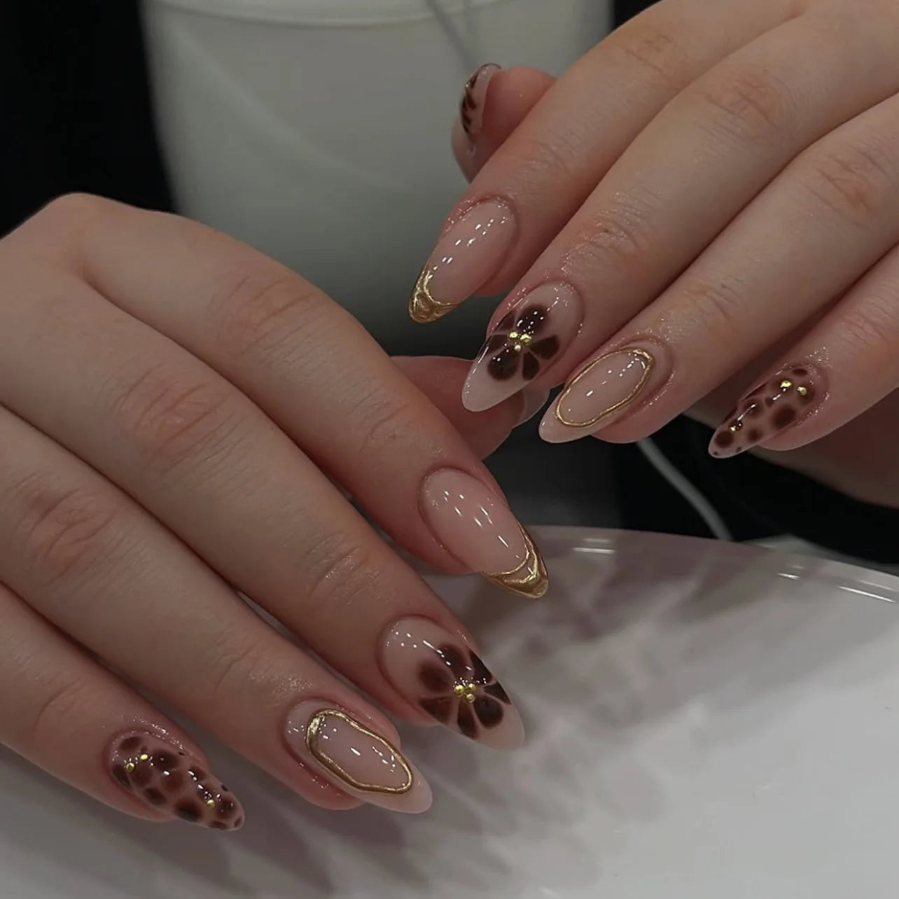 24pcs Women'S Nail Set Burgundy Almond Shape Medium Length Solid Color with Floral Golden Dust Design Fake Nails for Women/Girls