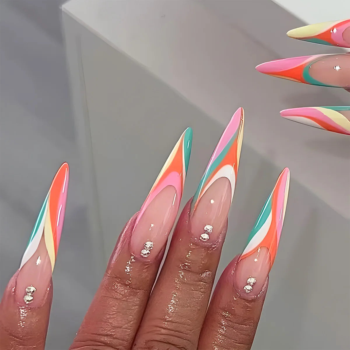 24Pcs Long Stiletto Nails Set Press on Pink Edge French Detachable Fake Nails Art Simple Artificial Full Cover False Nails Tips