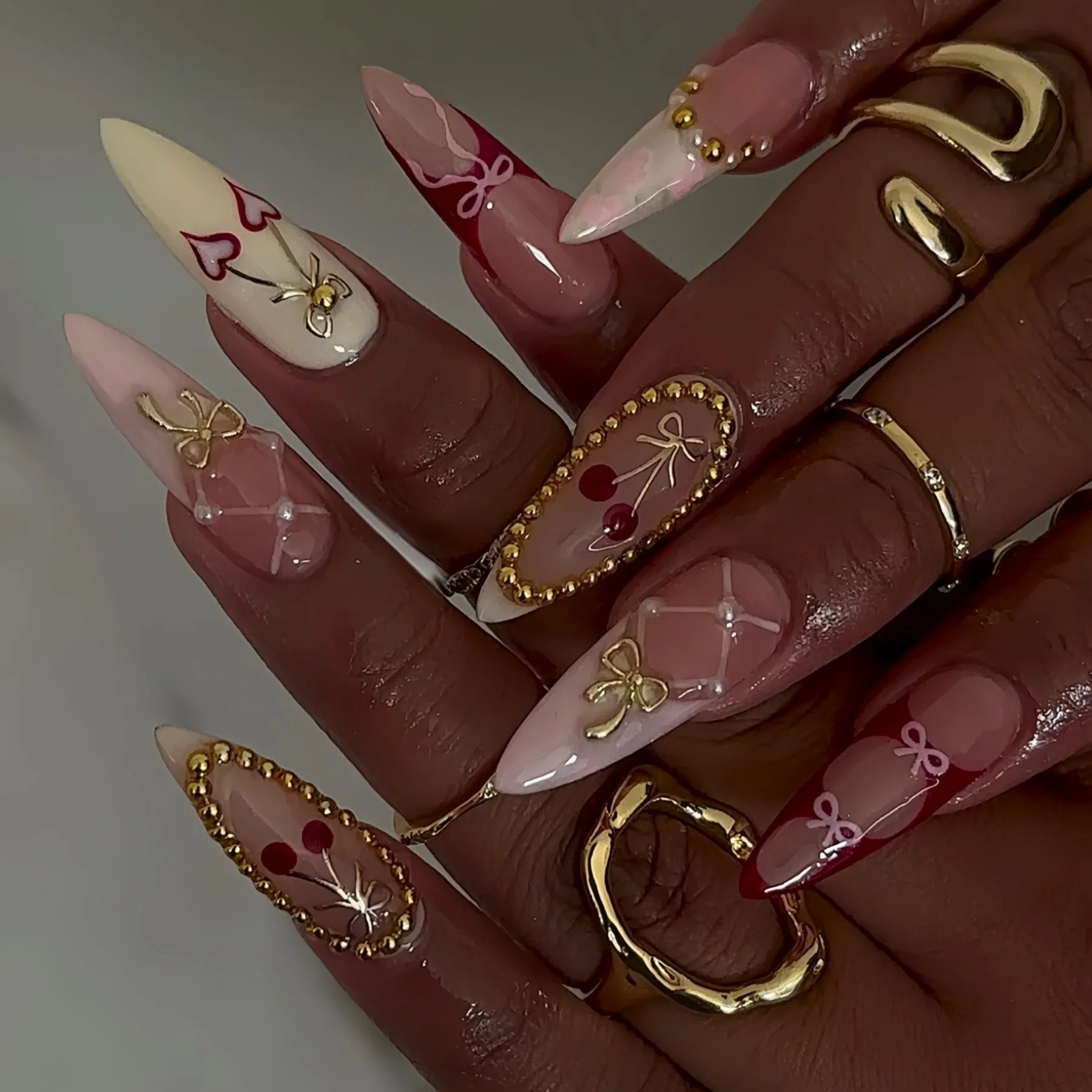 24pcs Long Almond Press on Nails False Nails with Golden Decoration Wearable Stick-on Nails Fake Nail Uñas Накладные Ногти 네일팁