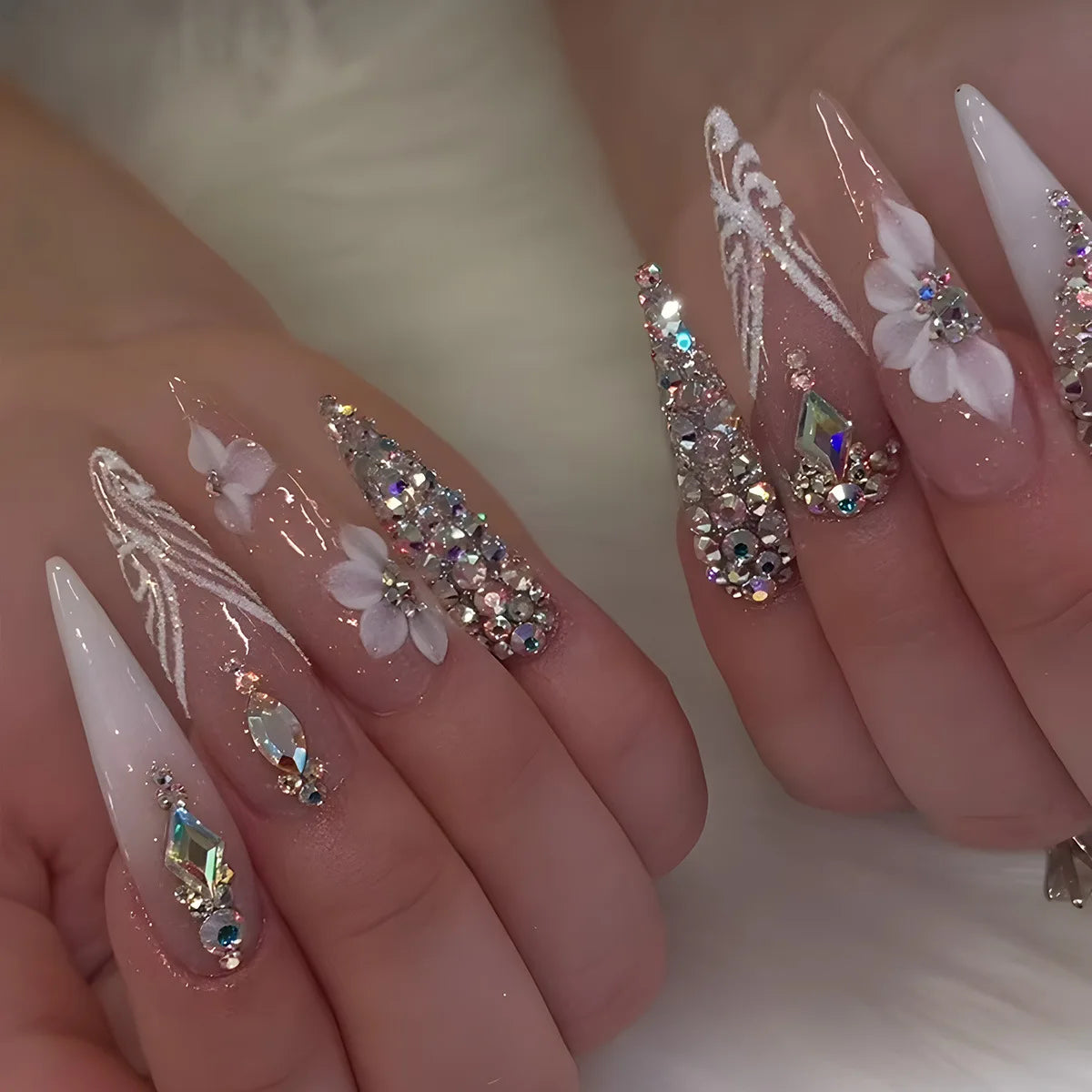 24Pcs Long Stiletto Nails Set Press on Pink Edge French Detachable Fake Nails Art Simple Artificial Full Cover False Nails Tips