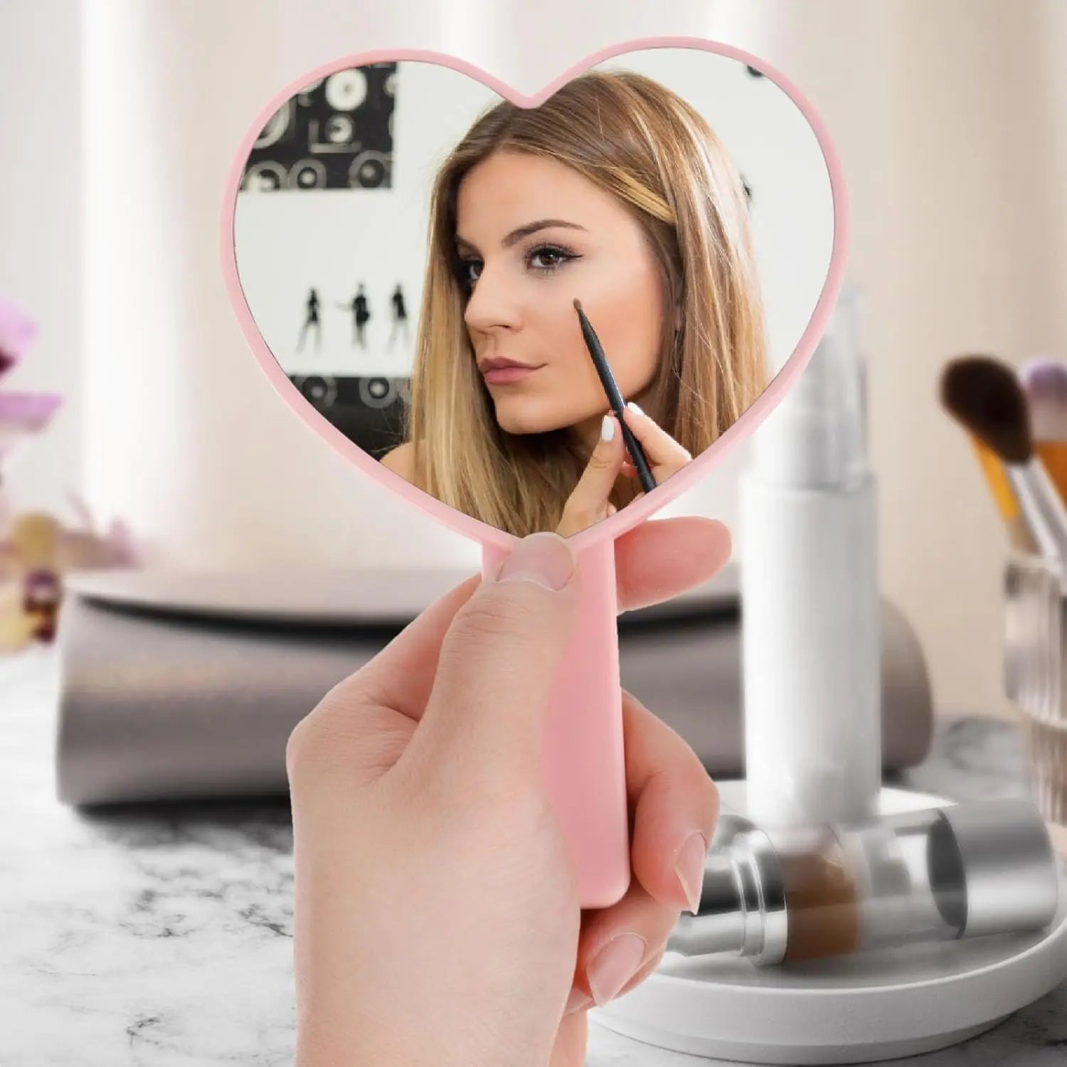 Heart-Set Lash Reflection Mirror