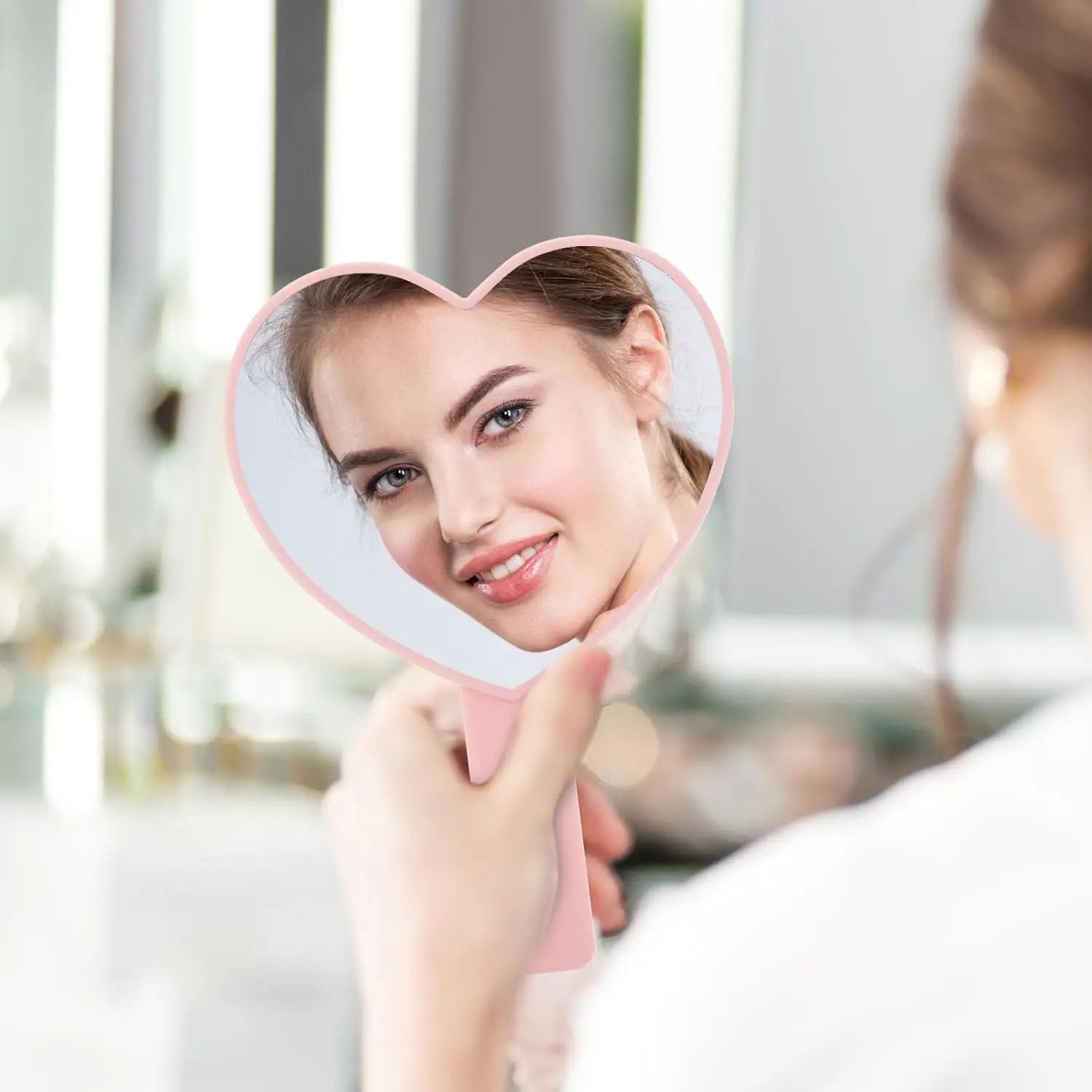 Heart-Set Lash Reflection Mirror