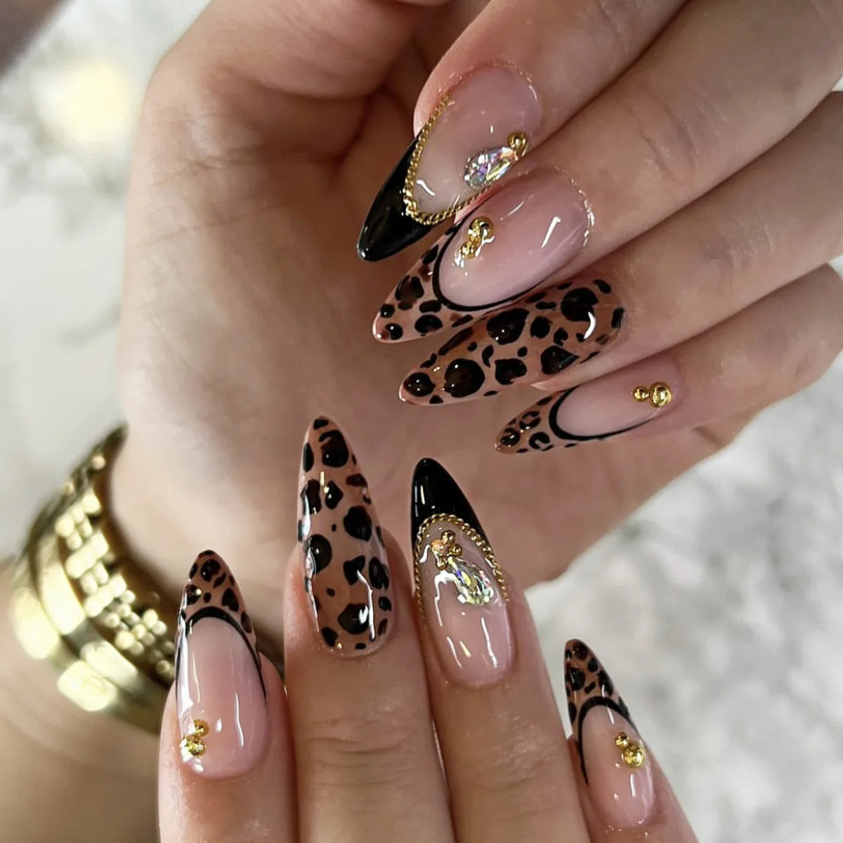 24pcs Long Stilleto Press on Fake Nail Leopard Print Design False Nails with Golden Foil Wearable French Full Cover Nail Art Tip