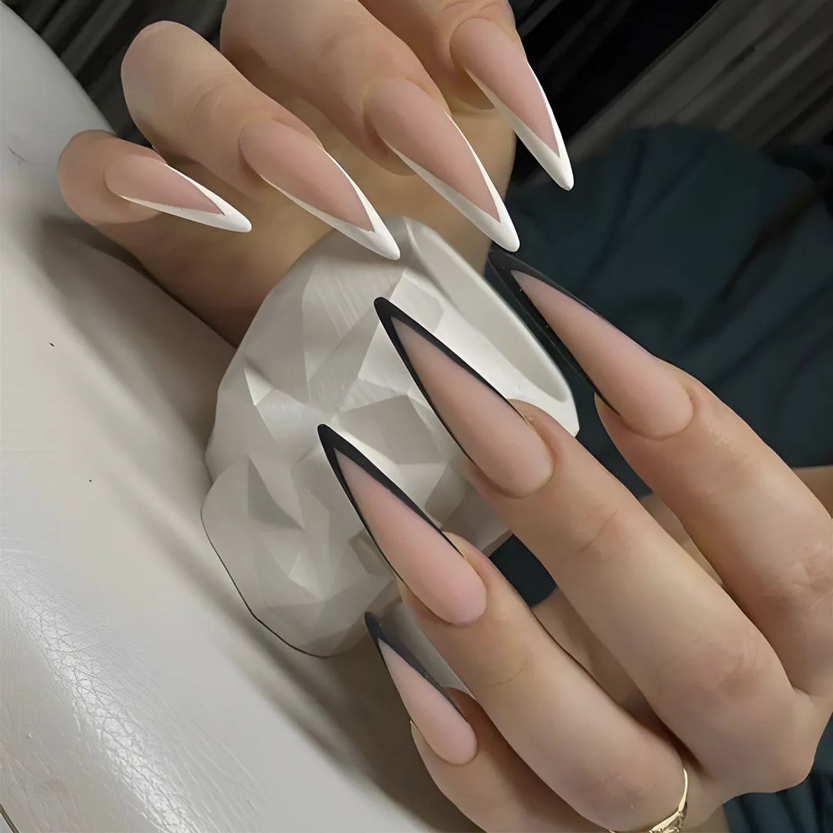 24Pcs Long Stiletto Nails Set Press on Pink Edge French Detachable Fake Nails Art Simple Artificial Full Cover False Nails Tips